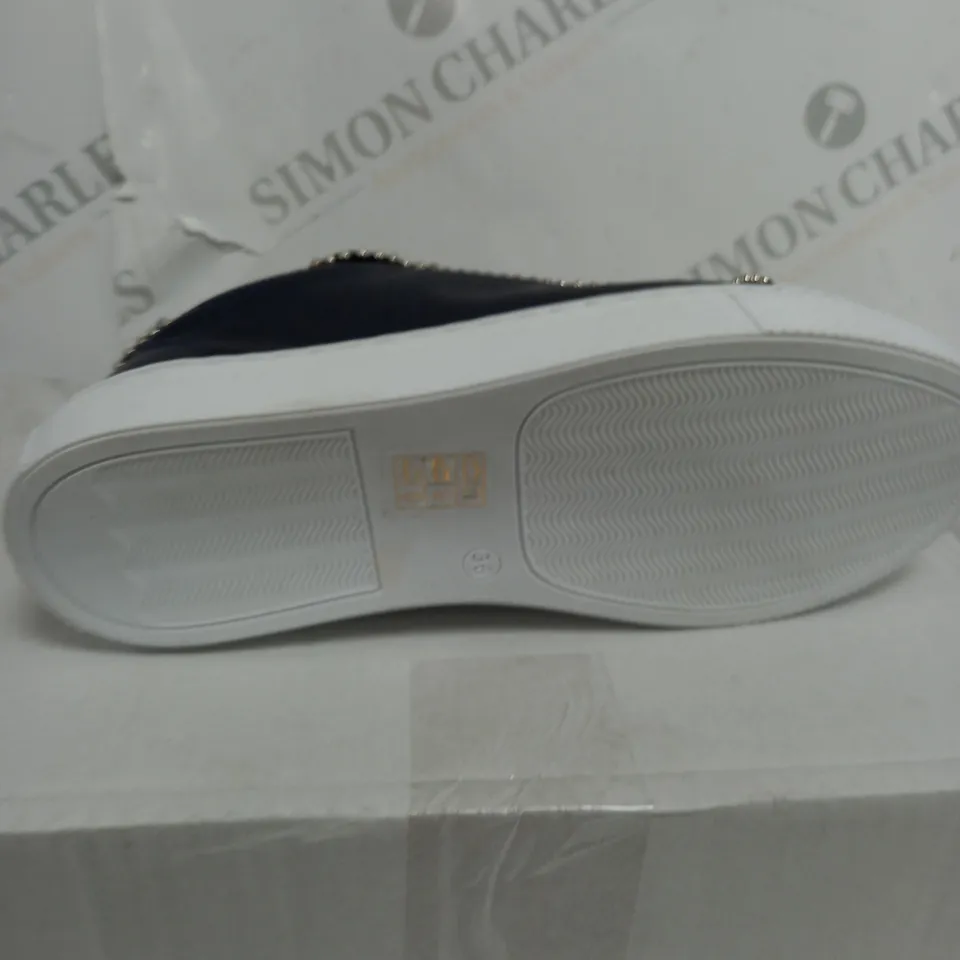 BOXED PAIR OF MODA IN PELLE ARITA NAVY LEATHER TRAINERS - SIZE 3