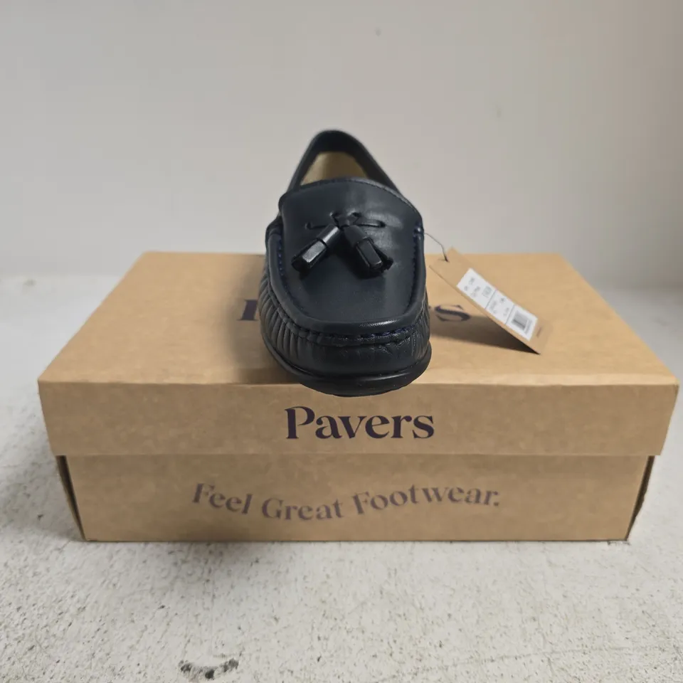 BOXED PAIR OF PAVERS LOAFERS IN NAVY SIZE 3