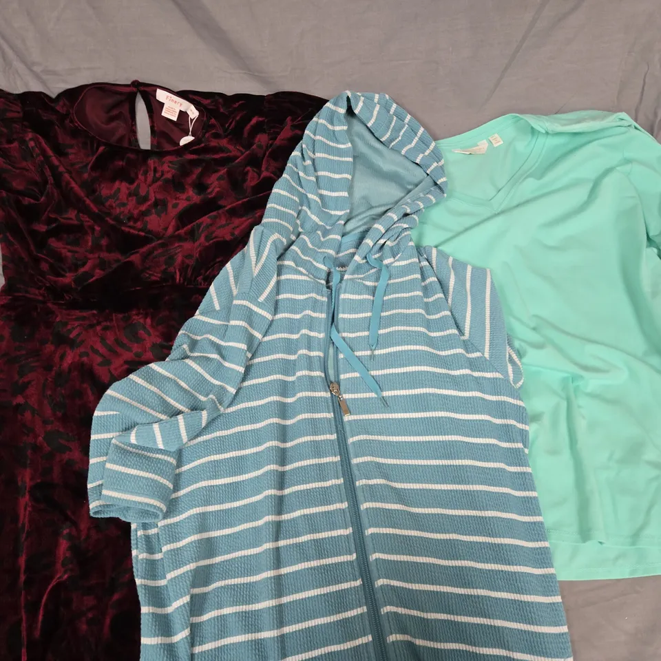 APPROXIMTALEY 15 ASSORTED CLOTHING ITEMS IN VARIOUS SIZES, STYLES & COLOURS TO INCLUDE BRANDS SUCH AS FINERY, DANNI MINOGUE, CAROLE HOCHMANN, ETC - COLLECTION ONLY