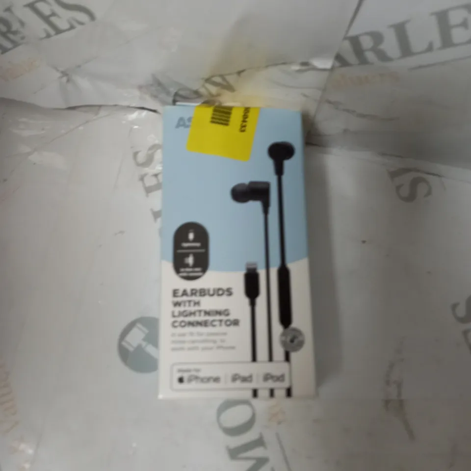 box of assorted items to include mouse, led lights, earphones etc 