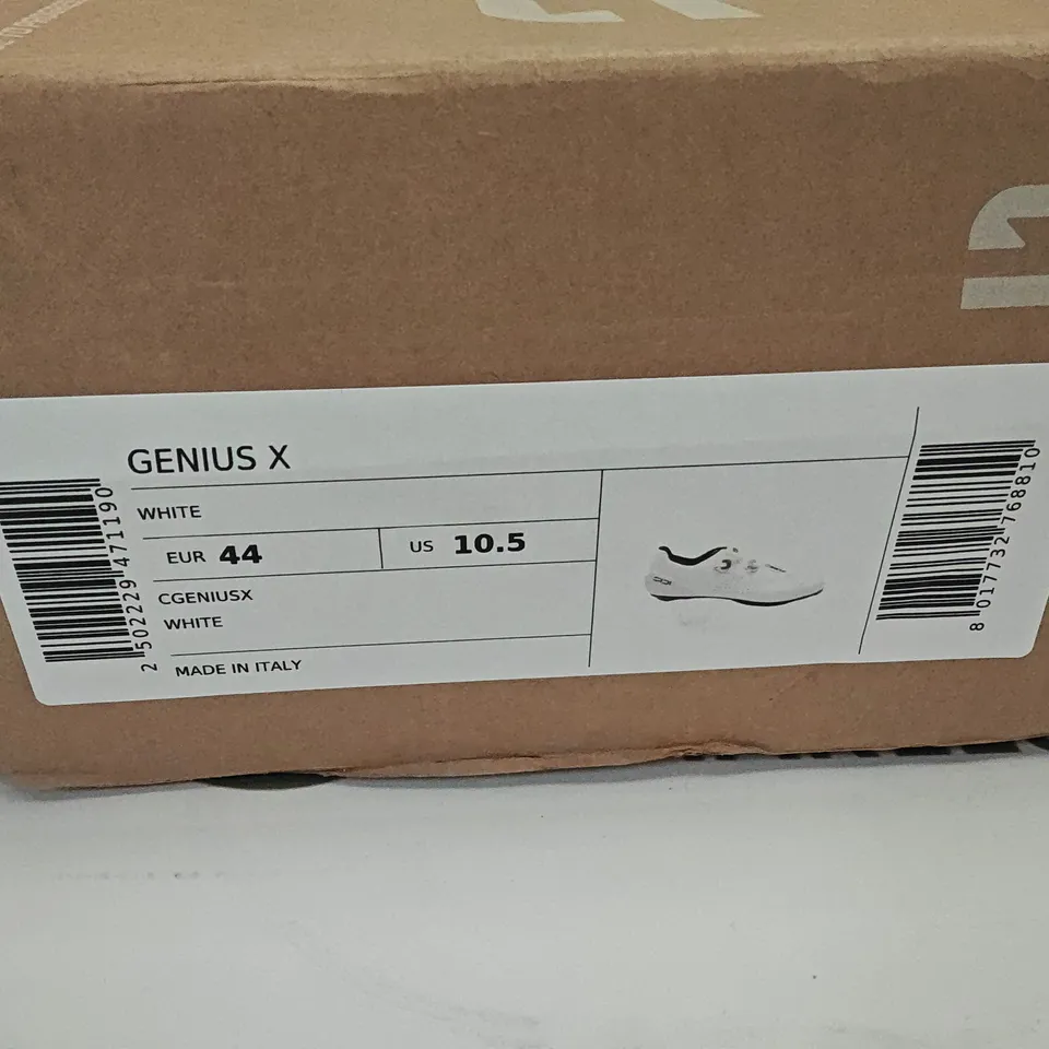 GENIUS X WHITE CYCLING SHOES – UK 9.5 (EU 44, US 10.5)
