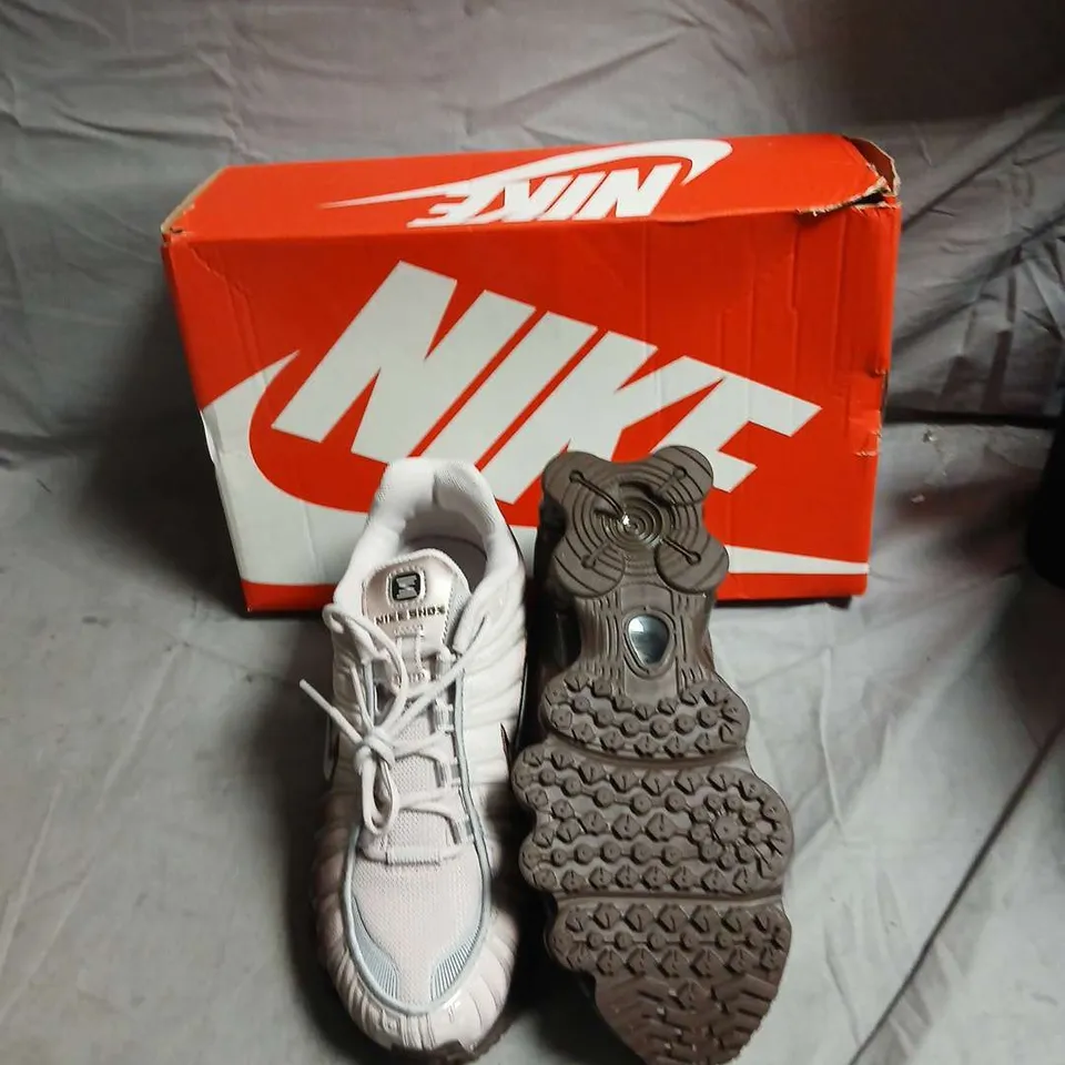 NIKE SHOX TRAINERS – SIZE UK 4
