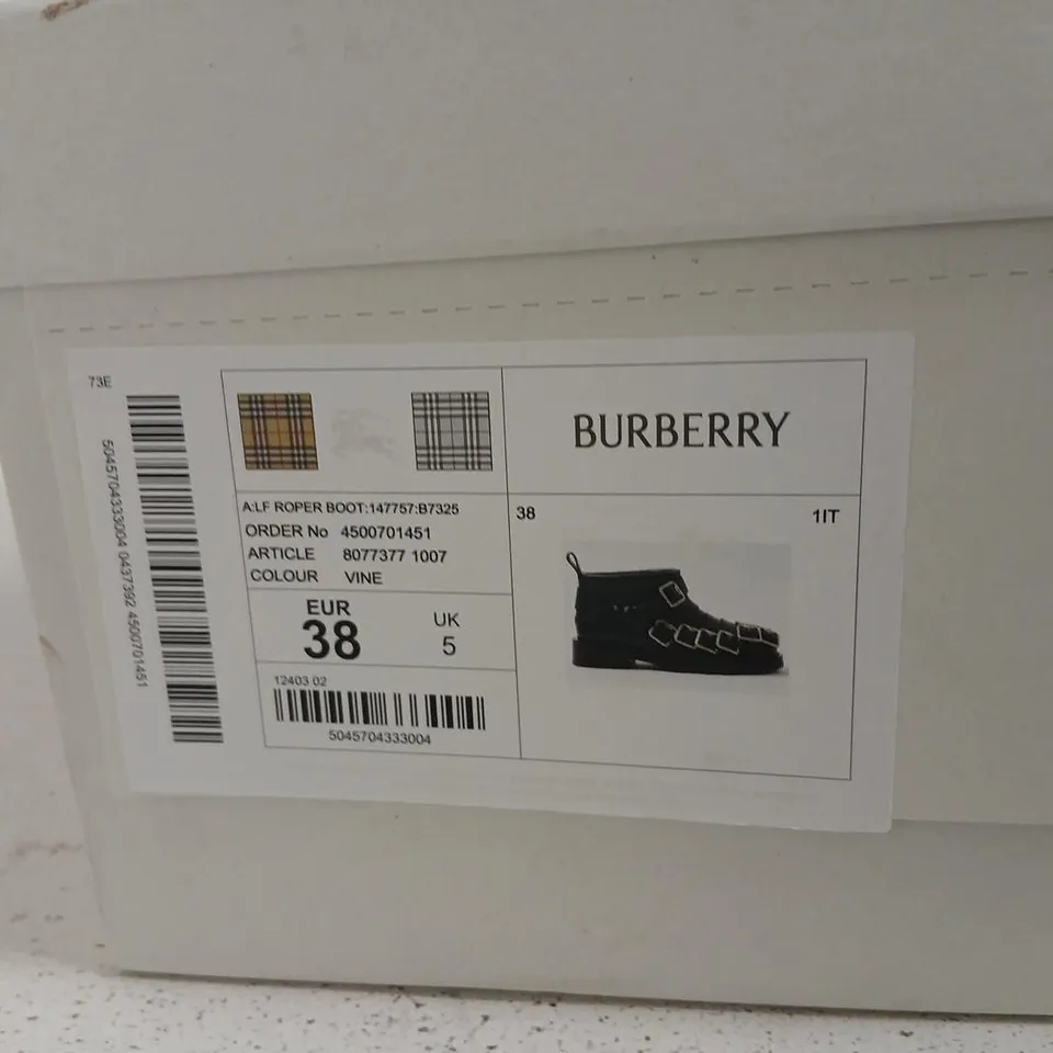 BURBERRY GREEN LEATHER HARNESS BOOTS WITH BUCKLES – UK 5 (EU 38)