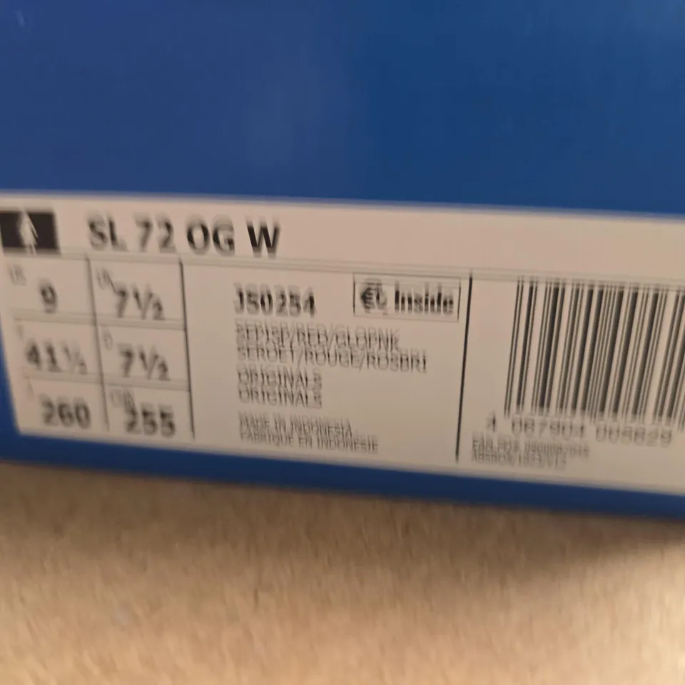 BOXED PAIR OF WOMENS ADIDAS TRAINERS - SIZE 7.5