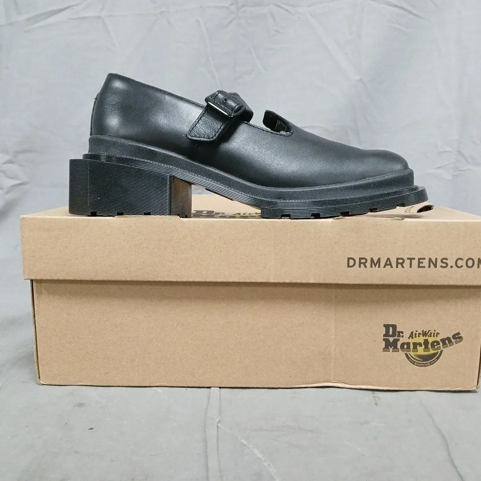 BOXED PAIR OF DR MARTENS SHOES IN BLACK SIZE UK 5