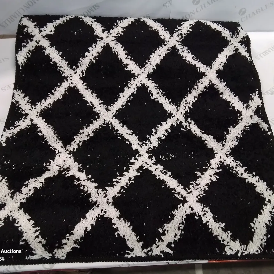 BRAND NEW PACO HOME 506 BLACK AND WHITE 70X120CM BLACK AND WHITE RUG