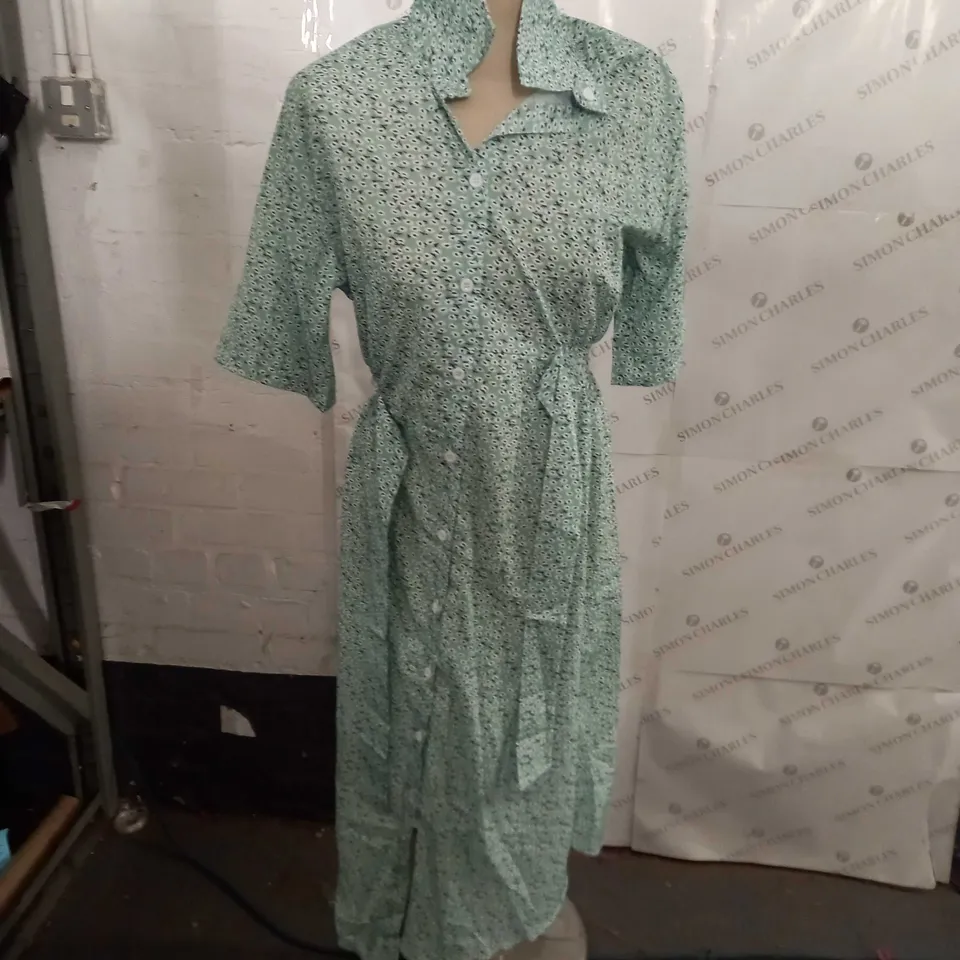 MINT/WHITE PETAL STYLE STRAPPED DRESS SIZE UNSPECIFIED