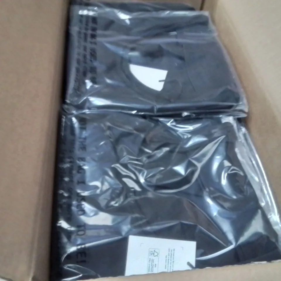 BOXED BRAND NEW APPROXIMATELY 32 SIMPLY BE PIPING VEST BLACK/WHITE SIZE 22