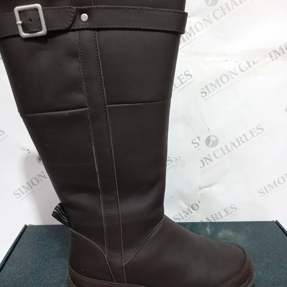 BOXED PAIR OF EMU NATASHA LEATHER BOOTS, ESPRESSO - SIZE 6