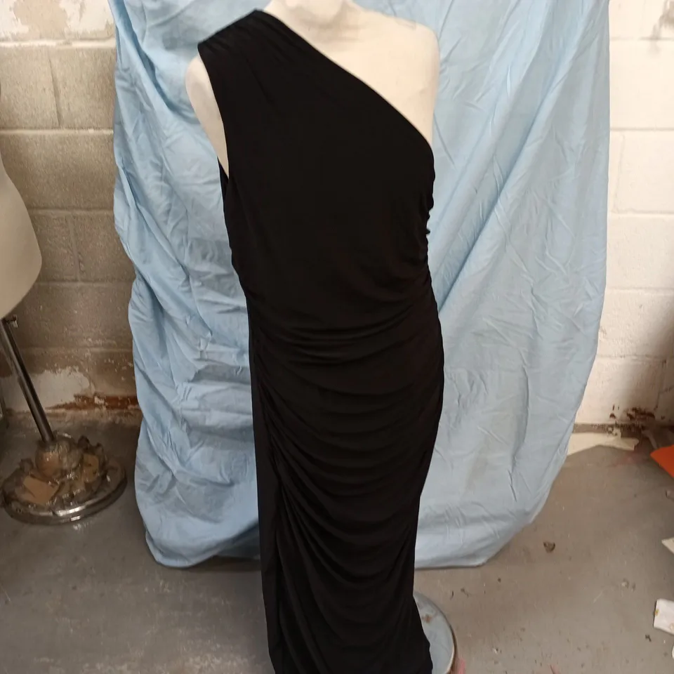 CLUB L LONDON BLACK ONE-SHOULDER GATHERED MAXI DRESS – UK 16