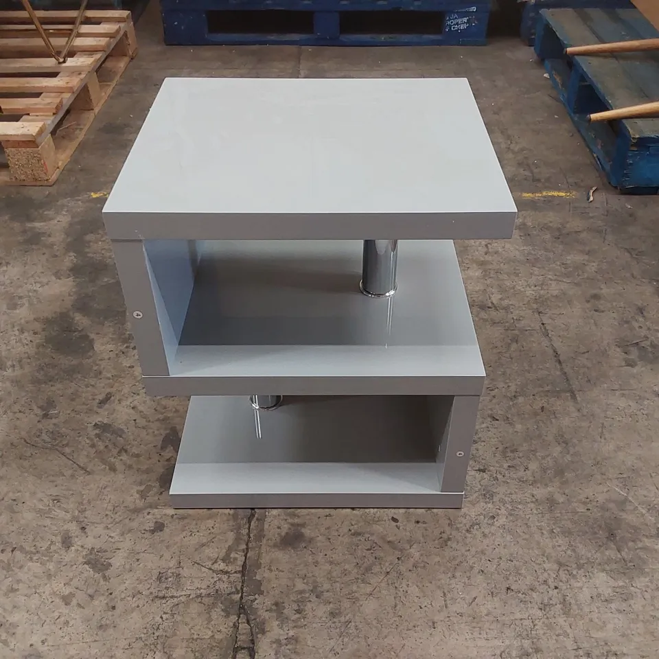 DESIGNER S-SHAPED SHELVING UNIT