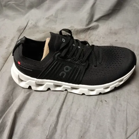 ON RUNNING SNEAKERS – BLACK KNIT UPPER WITH WHITE SOLE UK 9