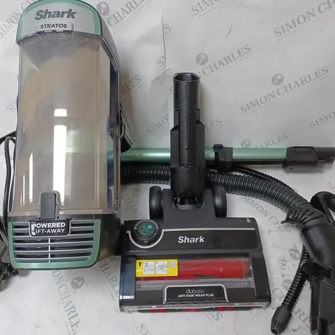 BOXED SHARK STRATOS UPRIGHT VACUUM CLEANER WITH PET-TOOL & CAR KIT NZ860UK