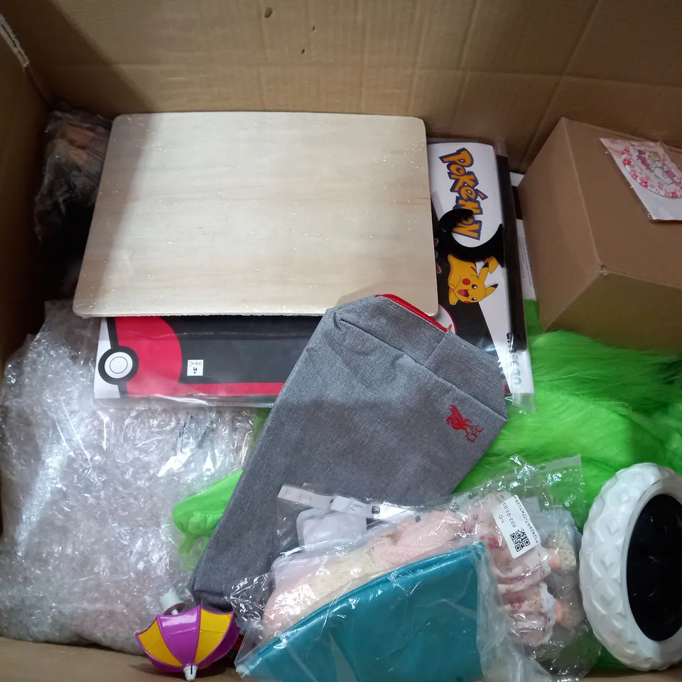 BOX OF APPROX 20 ASSORTED TOYS TO INCLUDE - PEPPA PIG SKIPPING ROPE - WISS TOY - PAINT YOUR OWN TREE ECT