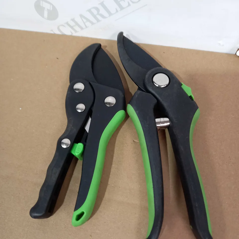 GRUMPY GARDENER RATCHET BYPASS SECATEUR DUO SET