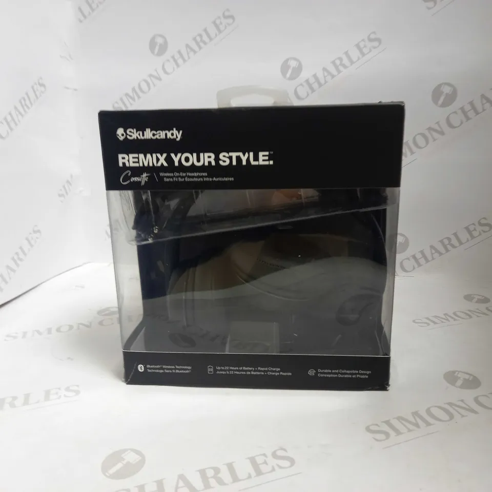 CASSETTE WIRELESS ON EAR HEADPHONES BLACK RRP £49.99