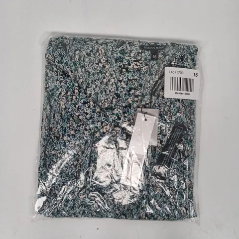 BAGGED ROMAN PETITE CRINKLE JUMPSUIT IN BLUE MULTI SIZE 16