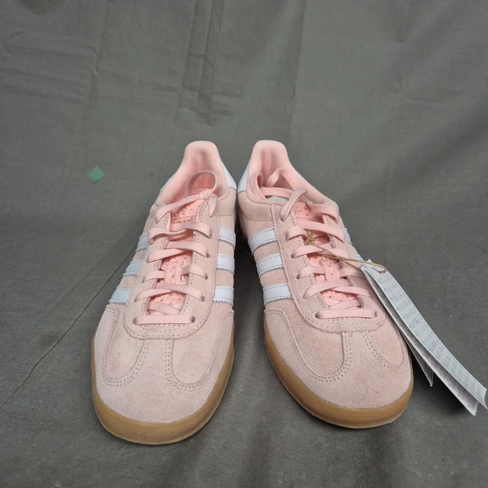 BOXED PAIR OF ADIDAS GAZELLE INDOOR TRAINERS - WOMENS - UK SIZE 4.5