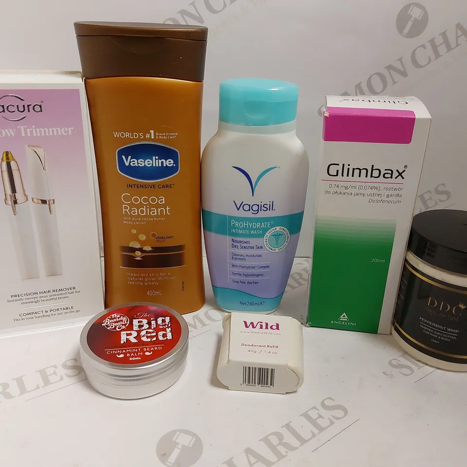 BOX OF APPROX 20 COSMETIC ITEMS TO INCLUDE VASELINE BODY LOTION, GLIMBAX MOUTH AND THROAT RINSE, LACURA EYEBROW TRIMMER