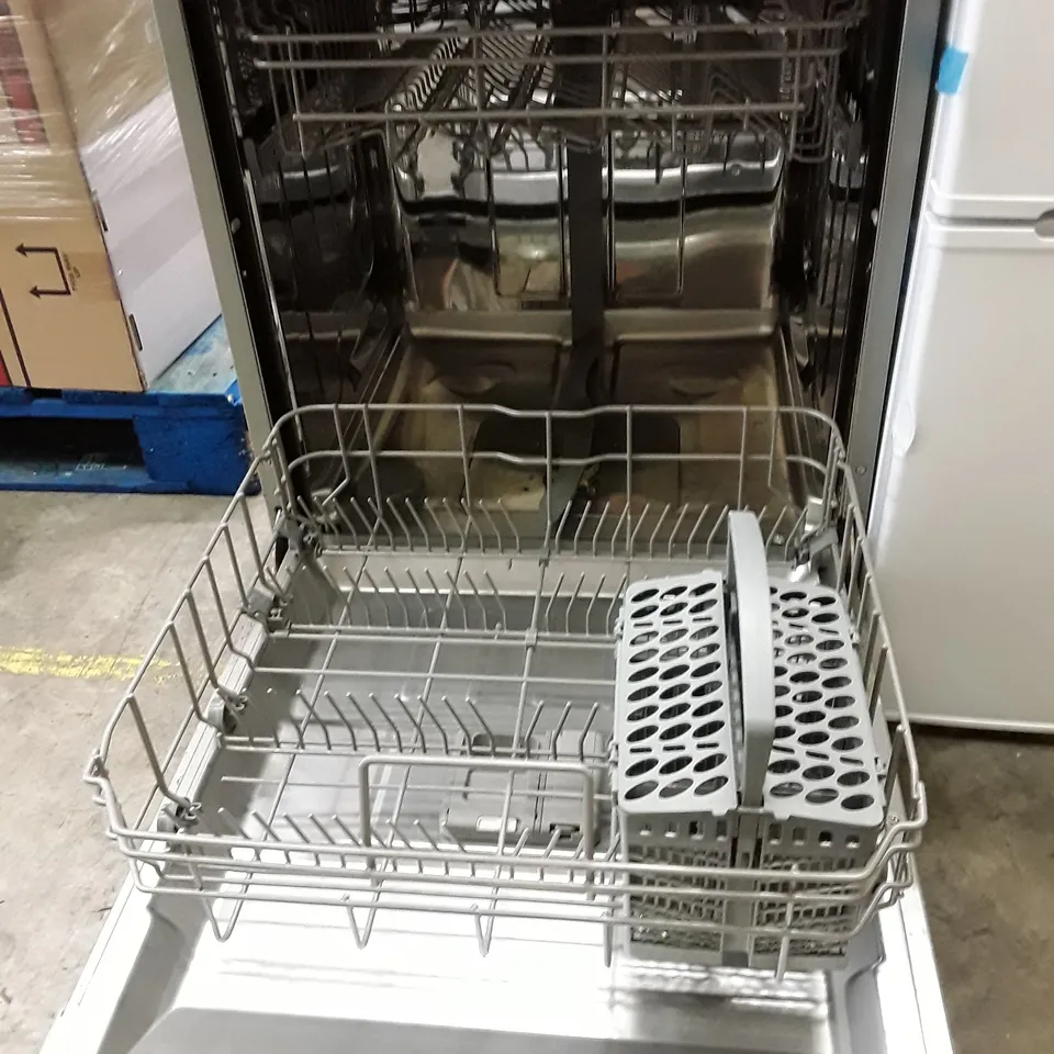 COMFEE' FREESTANDING DISHWASHER STAINLESS STEEL - COLLECTION ONLY 