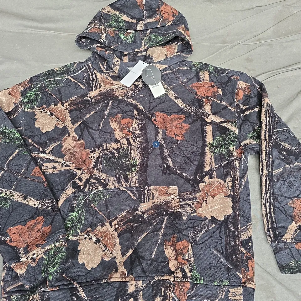 HOLLISTER BOXY FIT CAMO HOODIE - SMALL