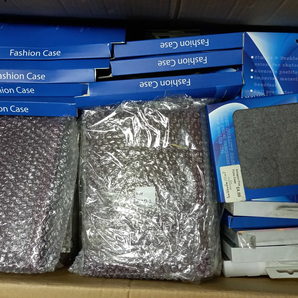 LOT OF APPROXIMATELY 40 ASSORTED TABLET CASES