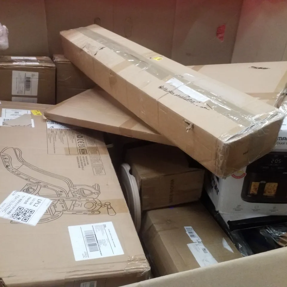 PALLET CONTAINING ASSORTED PRODUCTS INCLUDING LED BATHROOM MIRROR, COUNTERTOP PIZZA MAKER, STAINLESS STEEL LITTER BOX & WASHBASIN CABINET