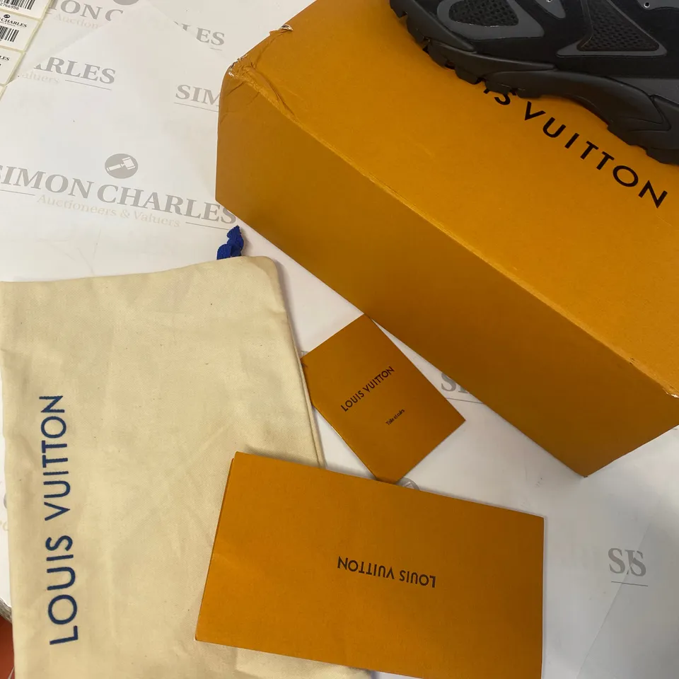 BOXED PAIR OF LOUIS VUITTON LV MILLENIUM TRIANERS SIZE 7