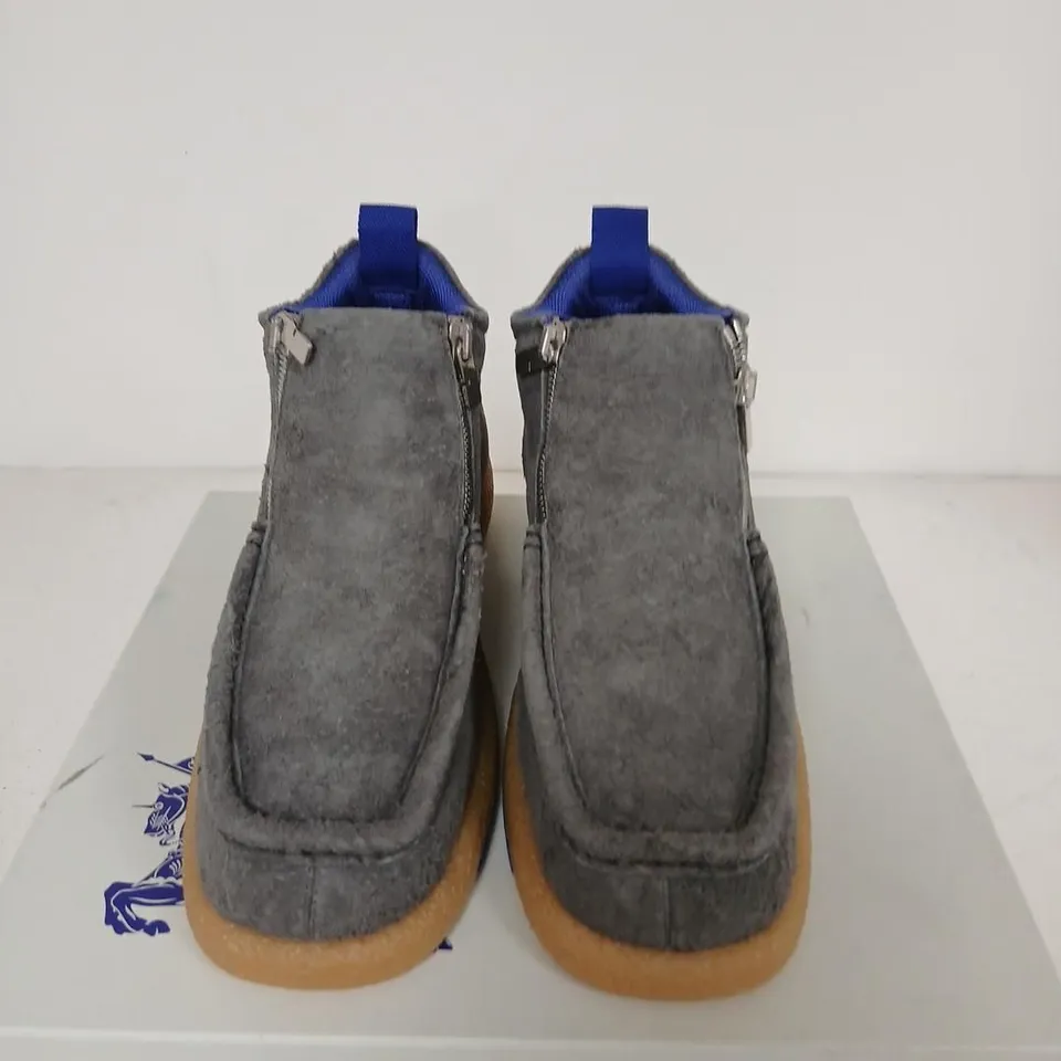 BURBERRY GREY SUEDE ZIP-UP ANKLE BOOT – UK 10 (EU 44)