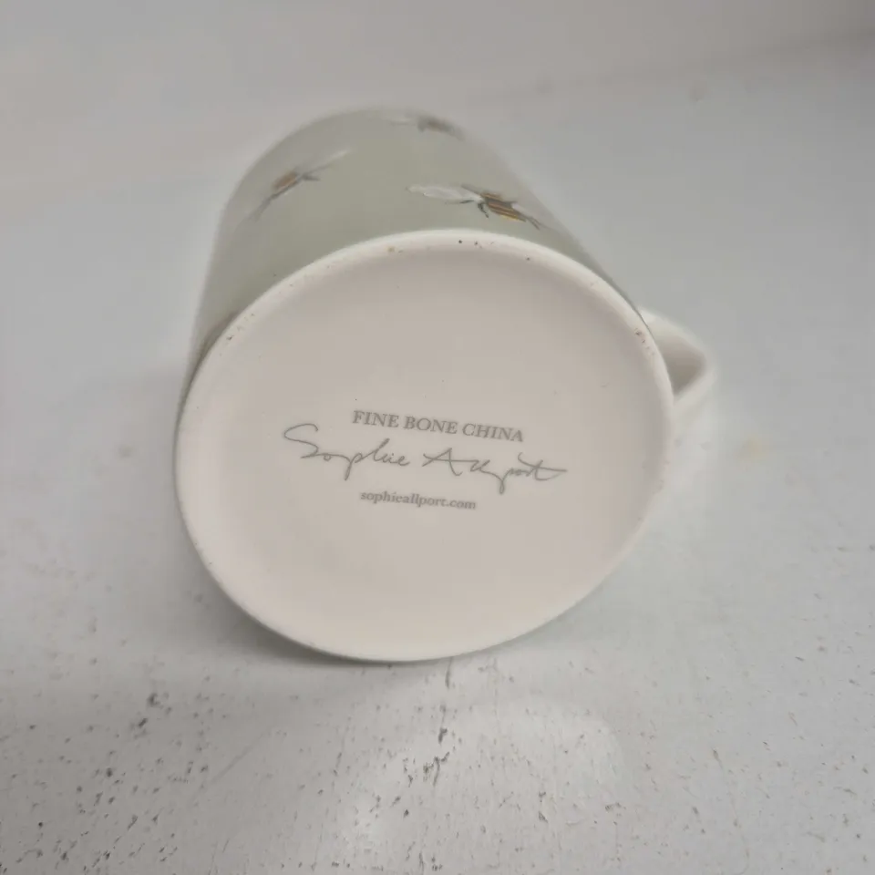 SOPHIE ALLPORT FINE BONE CHINA BEE MUG