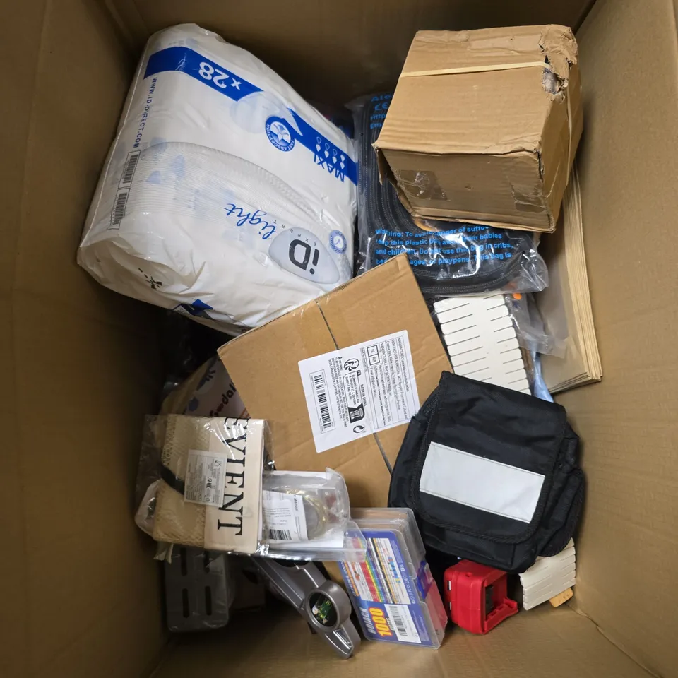 BOX OF APPROXIMATELY 12 ASSORTED HOUSEHOLD ITEMS TO INCLUDE - PHOTO FRAME - PERIODIC TABLE HEAT REVEAL MUG - CHRISTMAS BAUBLES - ETC