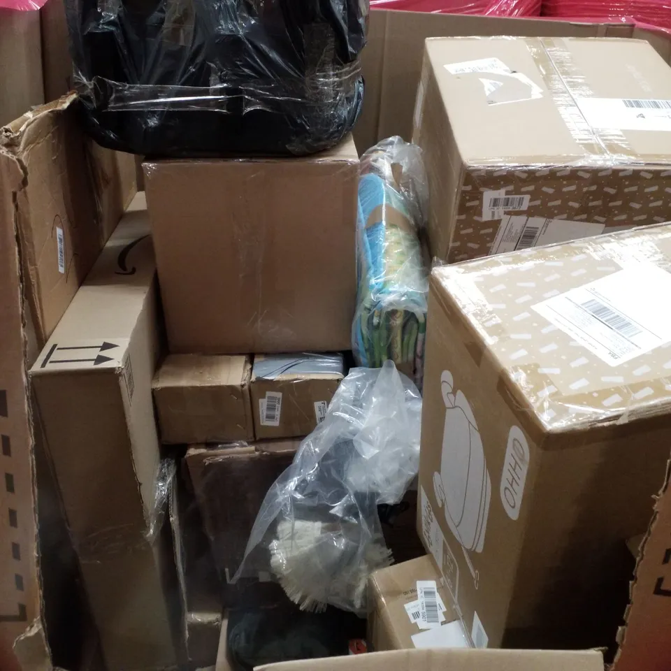 PALLET CONTAINING ASSORTED PRODUCTS INCLUDING AQUARIUM LED LIGHT, OFFICE CHAIR, CARBOOSTER SEAT, PORTABLE WARDROBE & PLAYPEN