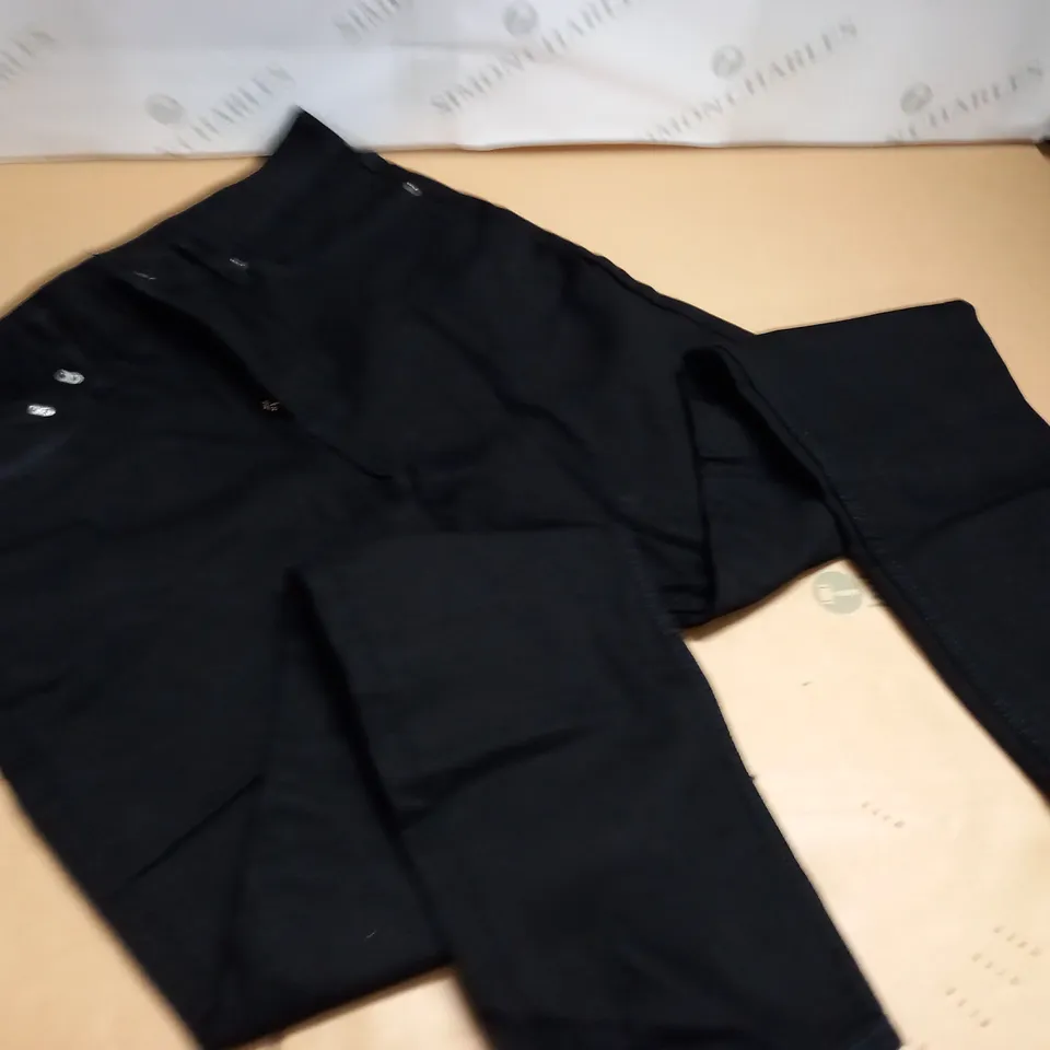 H&M SLIM FIT BLACK JEANS - 32/32