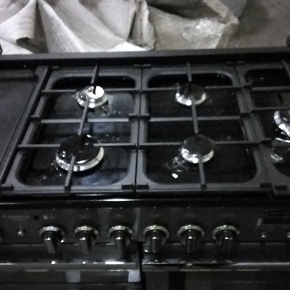 RANGEMASTER PROFESSIONAL DELUXE COOKER