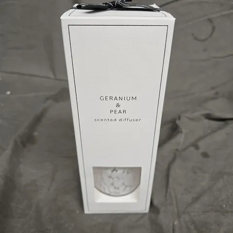 BOXED GERANIUM & PEAR SCENTED DIFFUSER