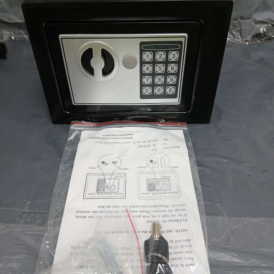 SMALL SAFE BLACK 