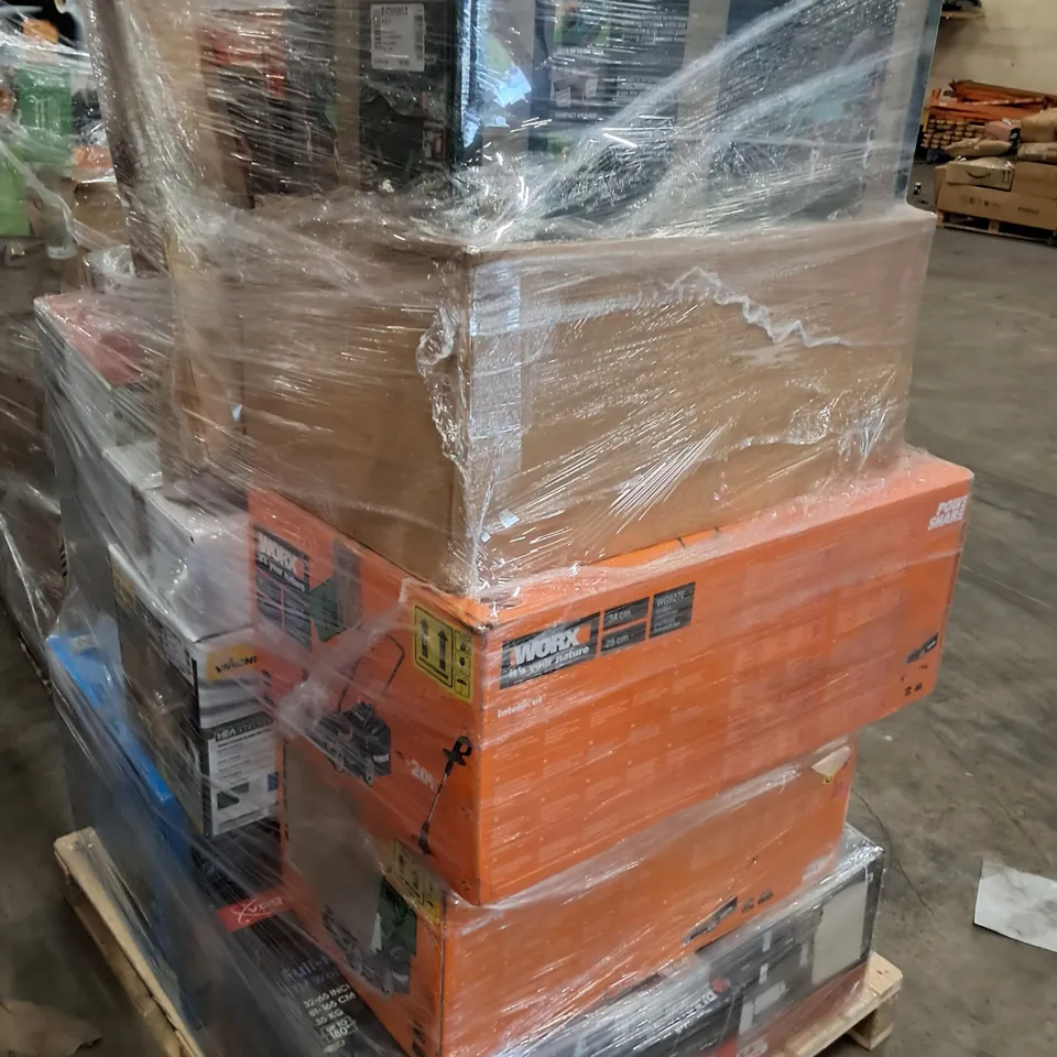 PALLET OF APPROXIMATELY 17 UNPROCESSED RAW RETURN HOUSEHOLD AND ELECTRICAL GOODS TO INCLUDE;