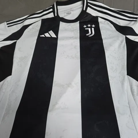 JUVENTUS FC HOME JERSEY SIZE L