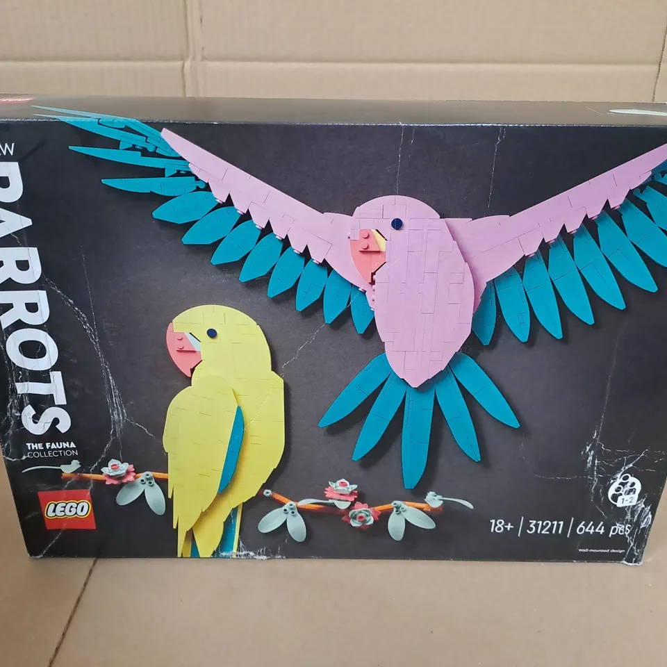 LEGO THE FAUNA COLLETION MACAW PARROTS