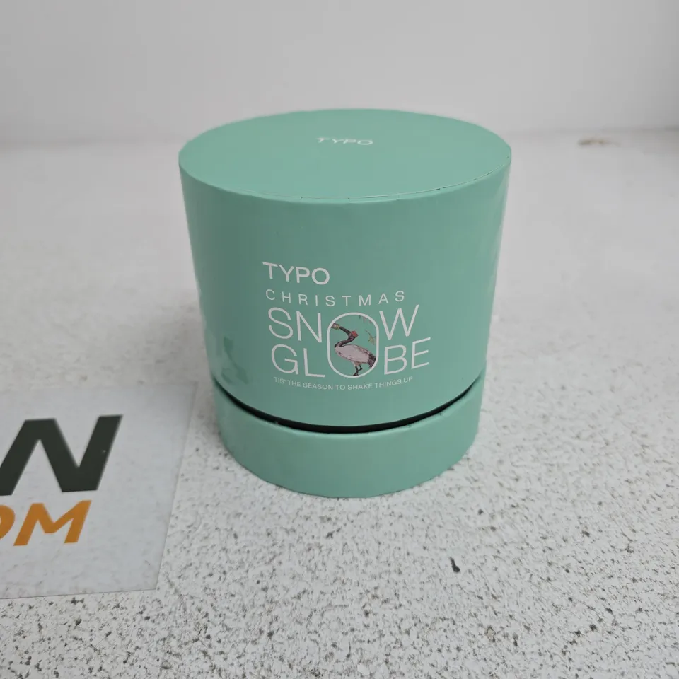 TYPO CHRISTMAS SNOWGLOBE TIS THE SEASON