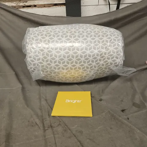 BRIGHTR HUG PILLOW IN GREY