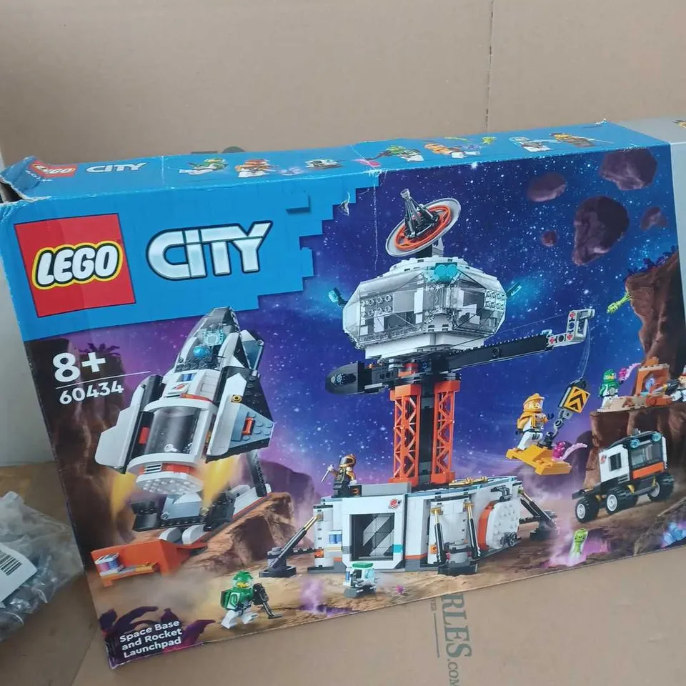 LEGO CITY SPACE BASE AND ROCKET LAUNCHPAD TOY PLAYSET 60434