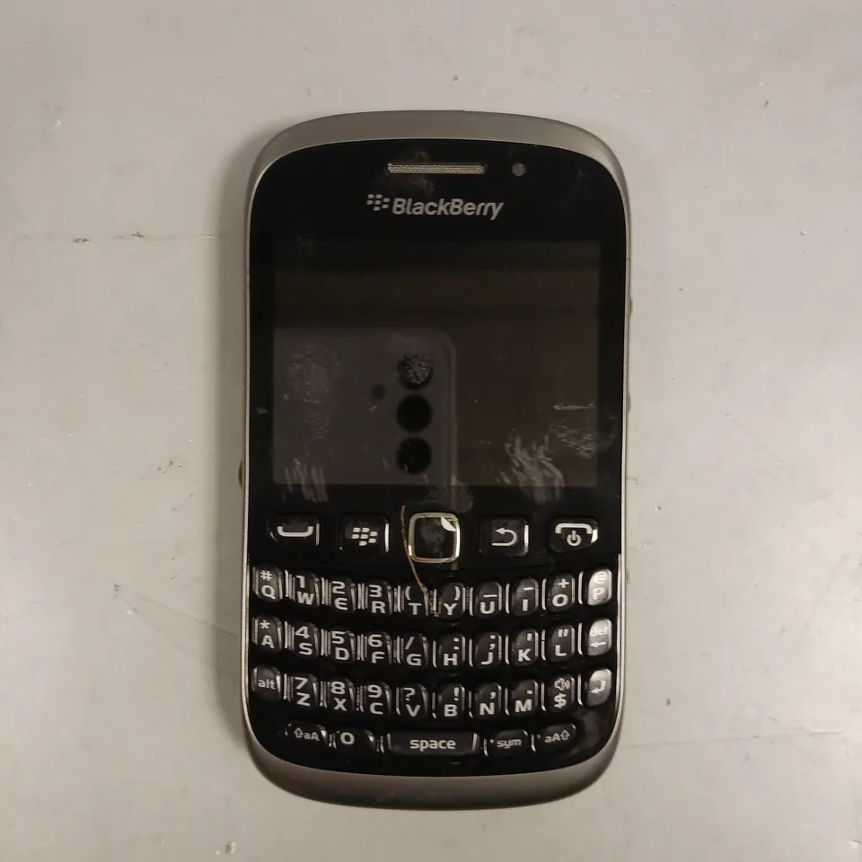 BLACKBERRY 9320 MOBILE PHONE 