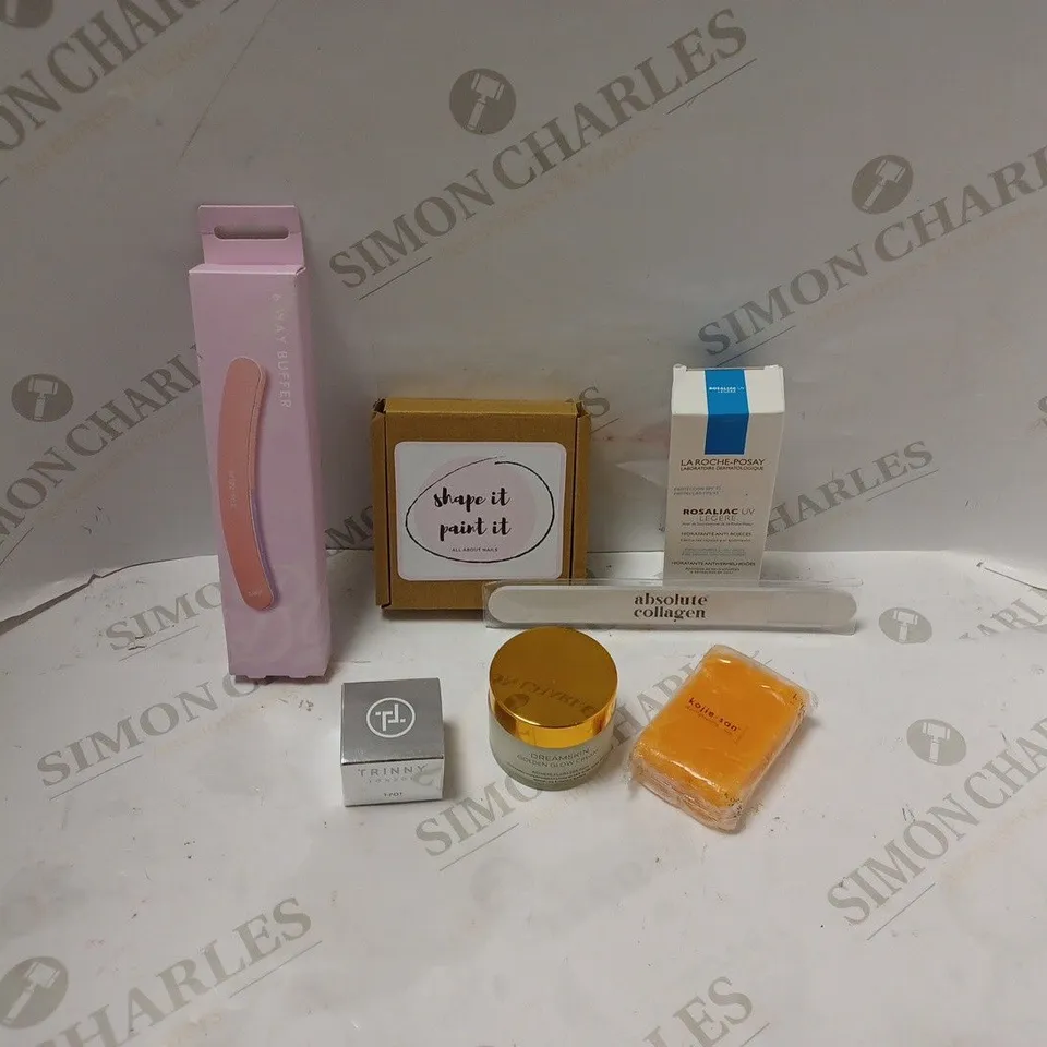 BOXED ASSORTMENT OF BEAUTY PRODUCTS INCLUDING LA ROCHE-POSAY ROSALIAC HYDRATANT, TRINNY T-POT AND DREAMSKIN GOLDEN GLOW CREAM