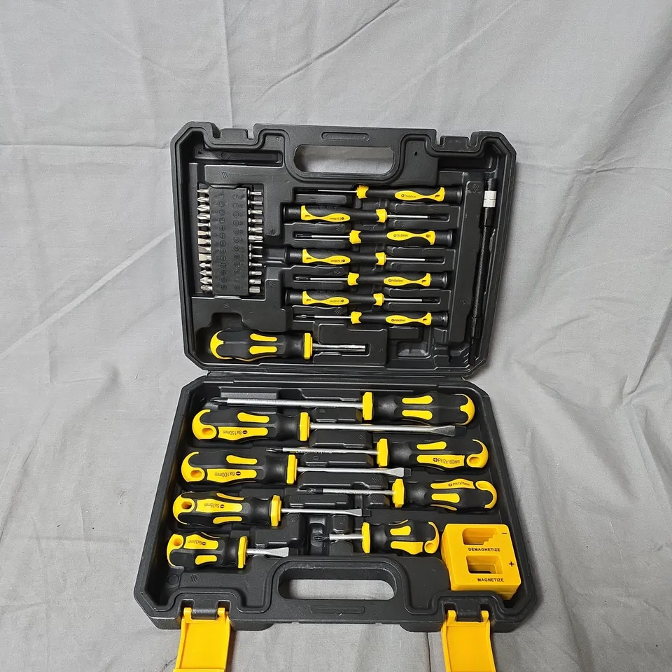 MULTI-BIT SCREWDRIVER SET IN BLACK CASE WITH YELLOW LATCHES