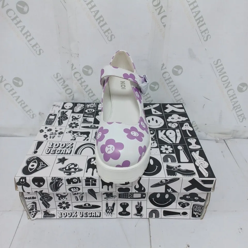 KOI FOOTWEAR LADIES WHITE WITH PURPLE FLOWERS CHUNKY HEEL SHOES SIZE 9