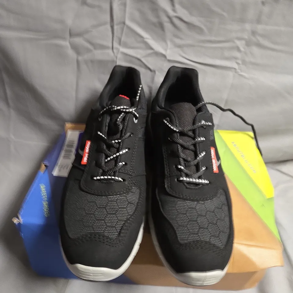 BOXED PAIR OF ABOUT BLU CUSHION FLEX SHOES - UK SIZE 7