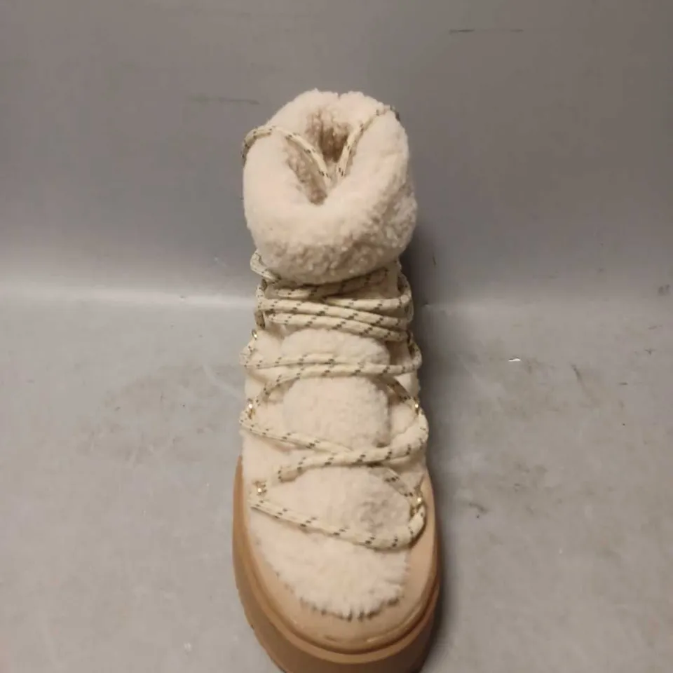 PAIR OF BERSHKA FLEECED TRAINERS IN TAN - 7