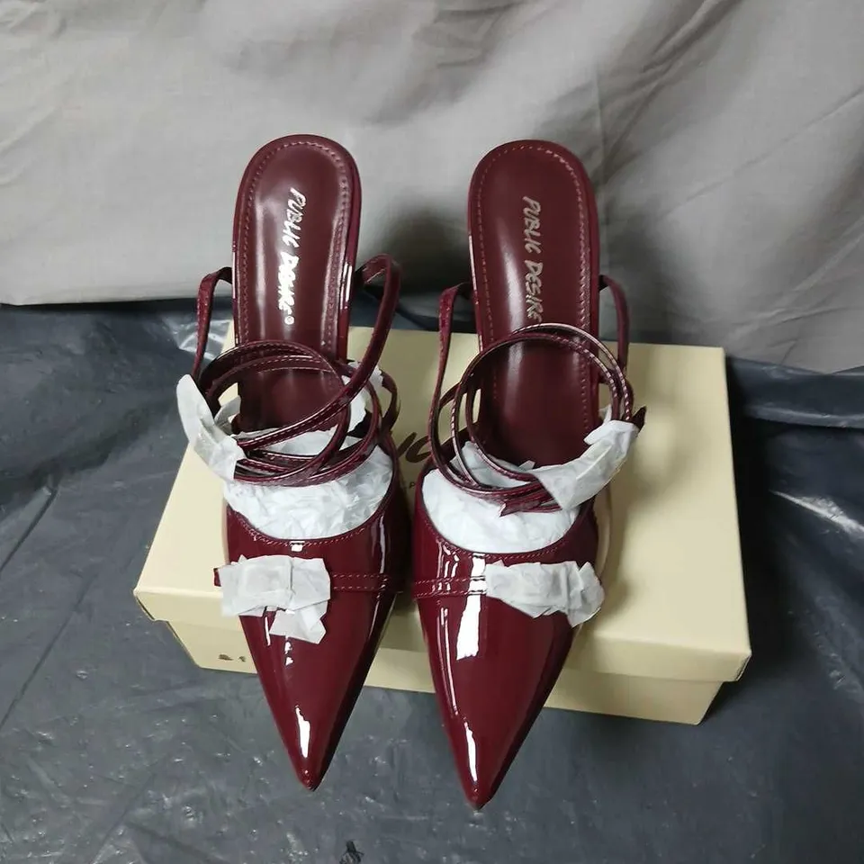 PUBLIC DESIRE VIPER BURGUNDY PATENT SANDALS – UK7 (US9)
