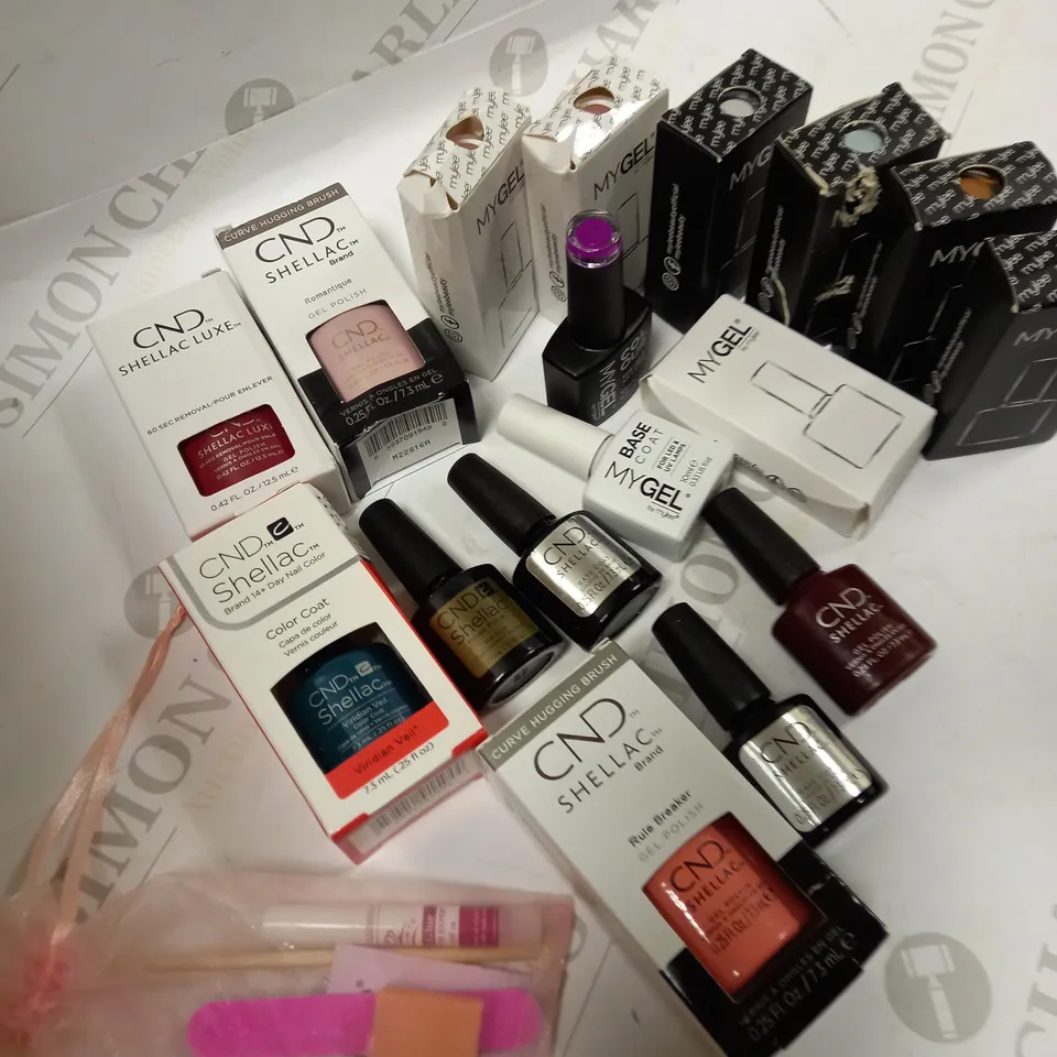 CND AND MYLEE BUMPER COLLECTION APPROX. 17 ITEMS 